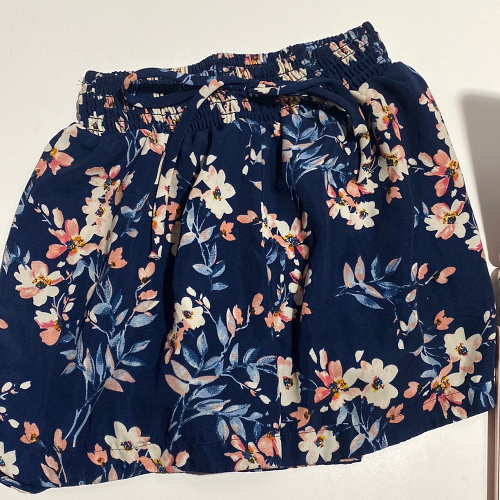 floral shorts